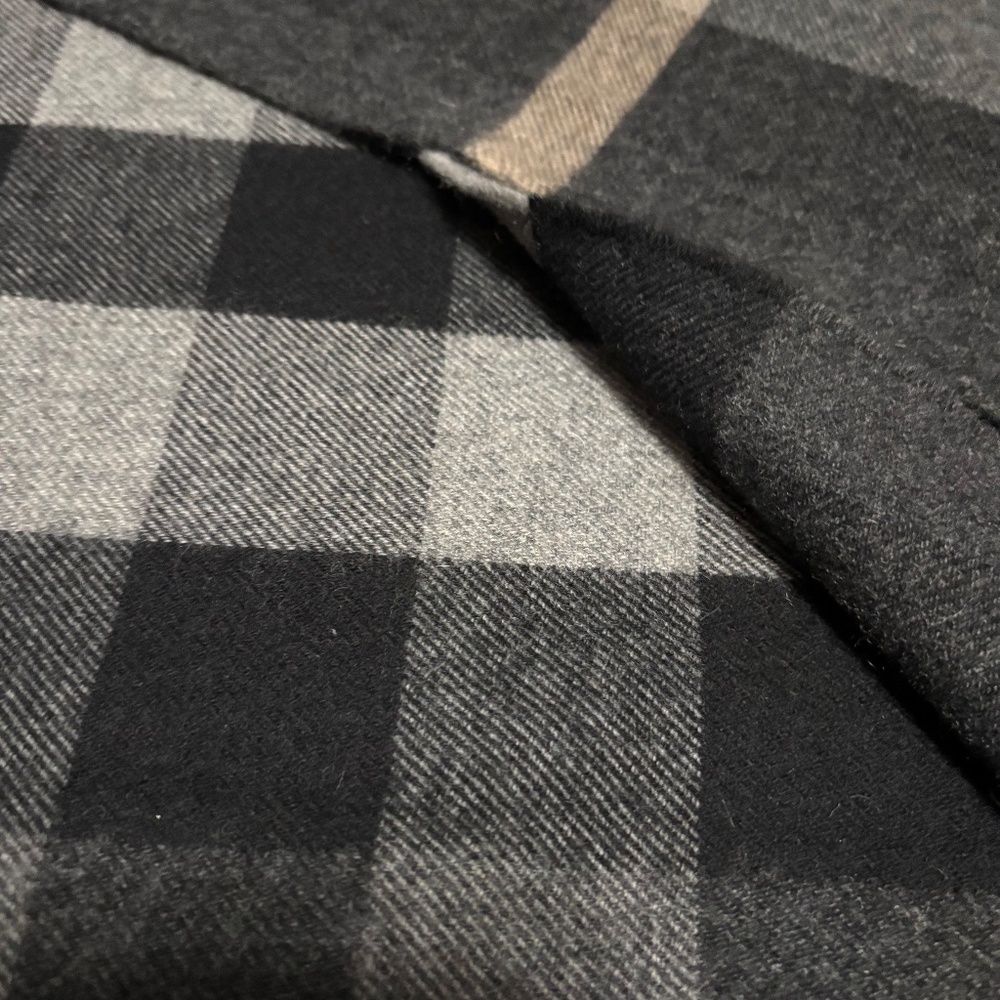 Burberry Wool and Cashmere Plaid Charcoal Grey and Tan Scarf - Picture 5 of 5